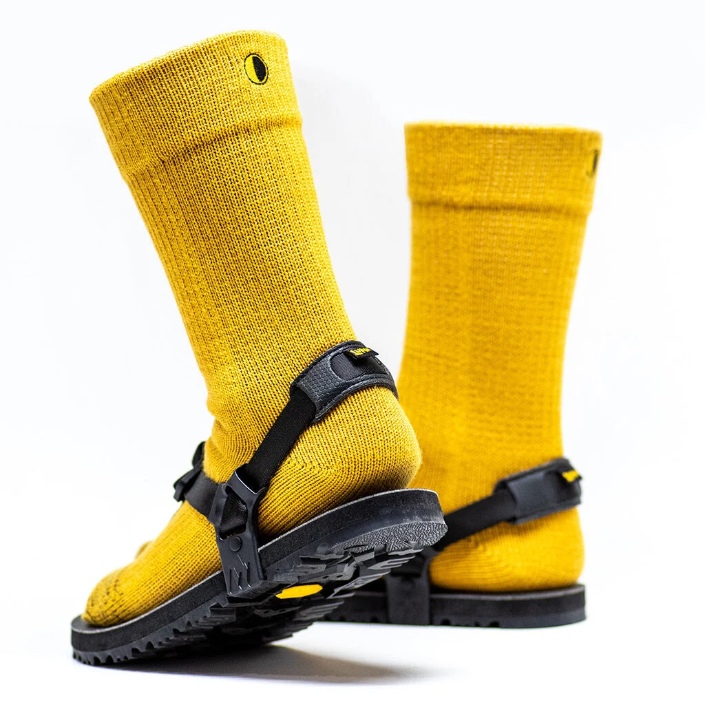Fluffy YUBI Tabi Socks - Image 6