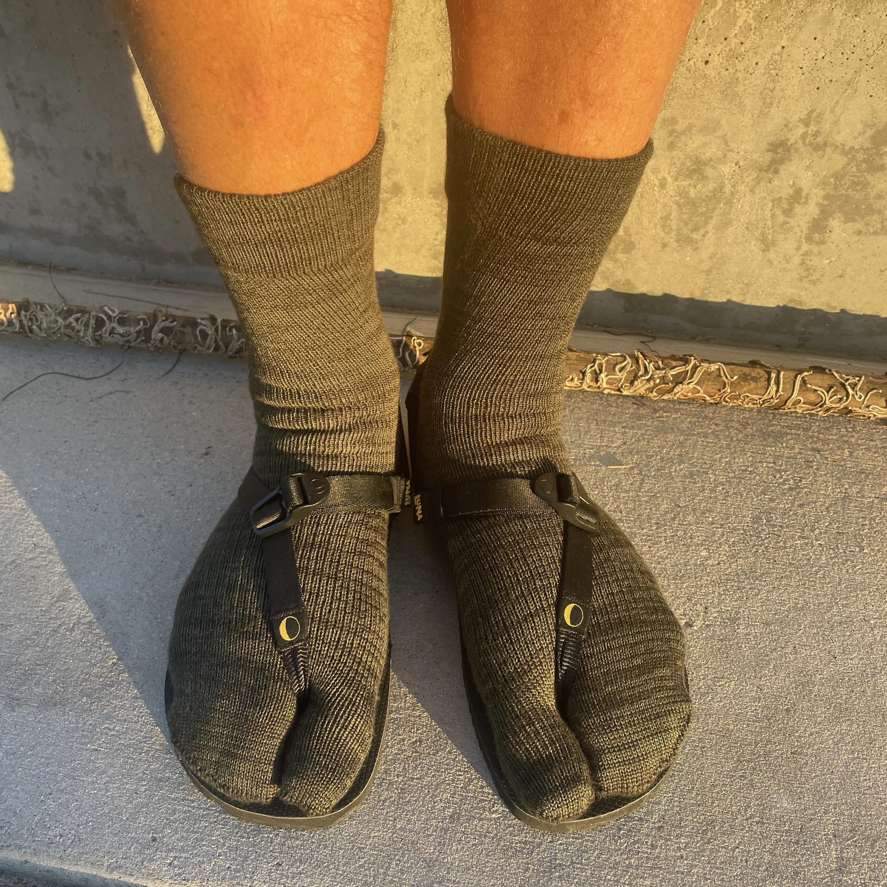 Fluffy YUBI Tabi Socks - Image 7